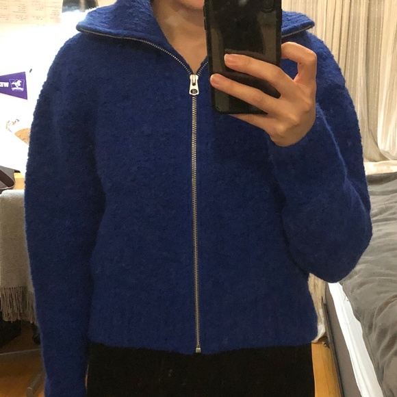 Aritzia Marilyn Sweater - Picture 2 of 3